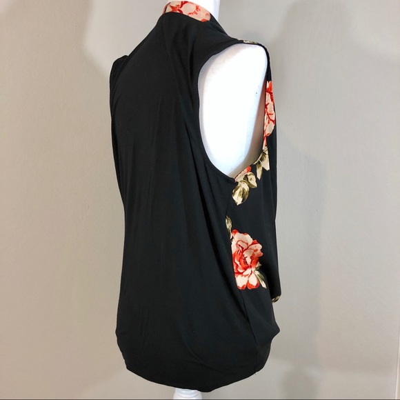 A NEW‎ DAY Floral Draped Blouse - Picture 3 of 7